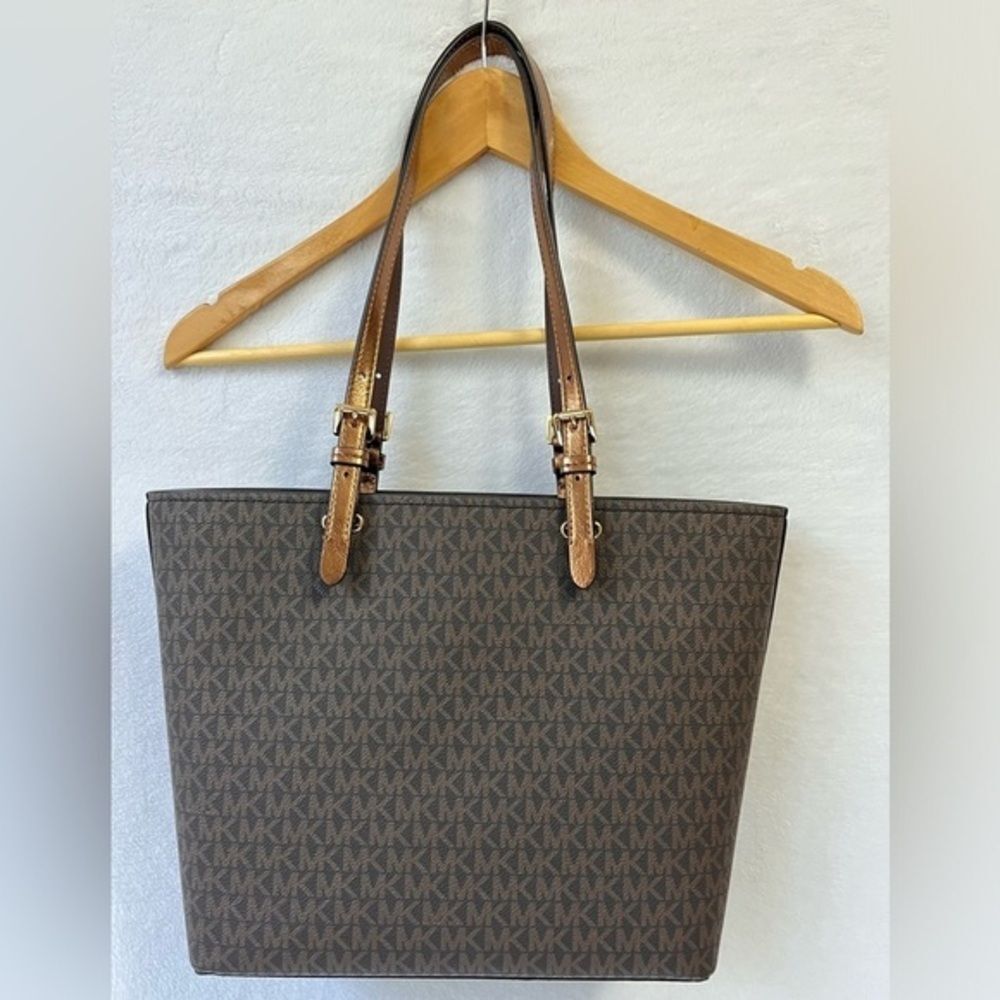 MK Jet Set Medium Signature Logo All Over Print Pocket Tote‎ Bag $550 - Picture 3 of 7